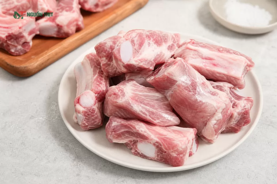 Hình minh họa Sườn sụn heo đông lạnh phù hợp với nhu cầu nào?